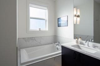 Lakeview Townhouse - West Kelowna - 2