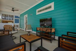 Bucket List Bungalow - Oak Island - 4