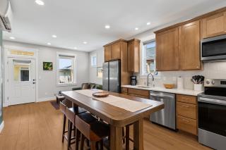 A Tree House By Seabrook Hospitality - 3