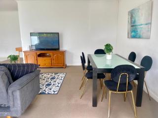 Low Price Family Apartment-2 Bedroom -Parking-WiFi - Sleeps 5 - Chullora - 7