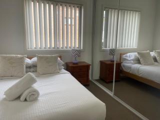 Low Price Family Apartment-2 Bedroom -Parking-WiFi - Sleeps 5 - Chullora - 3
