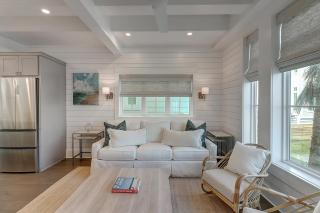 Glass Half Full 205 FIV-G - 3