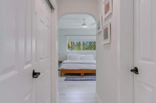 Sunshine Edit- Contemporary Yard and Near Beach - Hollywood - 8