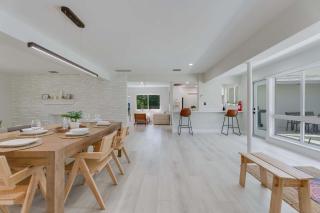 Sunshine Edit- Contemporary Yard and Near Beach - Hollywood - 3