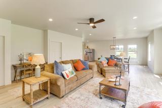 Home 21 Mi to Glacier Natl Park Boat, Fish, Hike - 0