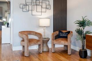 Cozy 2 Bed Home by West Loop with Parking & Laundry - Chicago - 0