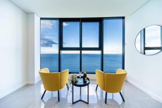 Beachside Bliss High-Rise Haven Level 65 - Gold Coast - 2