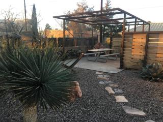 Prickly Pear Rancher - Close to Downtown - Marfa - 1