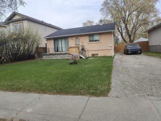 Elegant upper unit bungalow - 10 mn from downtown - Calgary - 9