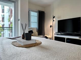 Modern Cityscape1BR - Ultra Fast WiFi - BTS On nut - 6