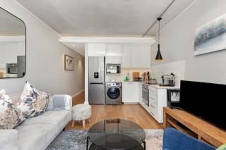 Luxury, modern apartment with rooftop pool - 6