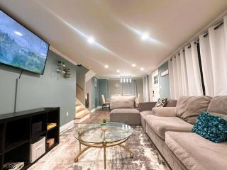 Massive 4 bedroom with fenced yard - Buffalo - 8