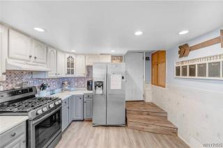 511b) Massive 4 bedroom with fenced yard - Buffalo - 7