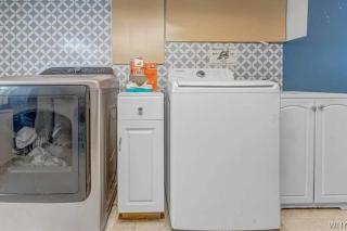 511b) Massive 4 bedroom with fenced yard - Buffalo - 1