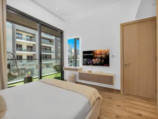 Brand New Luxurious 2 Bed in JVC with Padel Court - 4