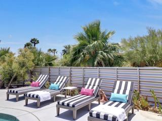 Dive into Desert Wonderland Pool, Spa, Fire Pit - Palm Springs - 9