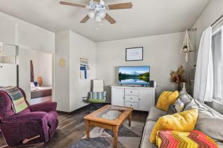 Cozy Boho Hideaway 1BR Retreat Smart TV - Great Falls - 8