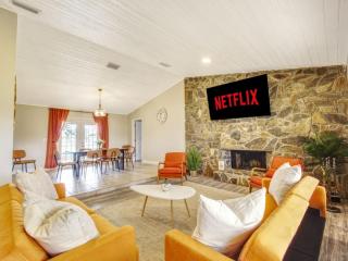 Heated Pool - Game Room Cool - 6