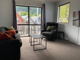 Robins Retreat-Town Center - Parking - Easy access - Queenstown - 1