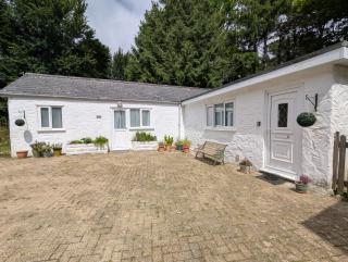Little Croft, woodland setting sleeps 2 plus 2 kids near Perranporth - Perranzabuloe - 1