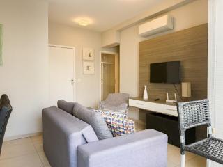Pitangueiras - prox. à praia e ao centro comercial - Guarujá - 1