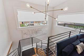 3BR Stylish Retreat, Minutes from Downtown Pittsburgh, Free 3-Car Parking - Pittsburgh - 2