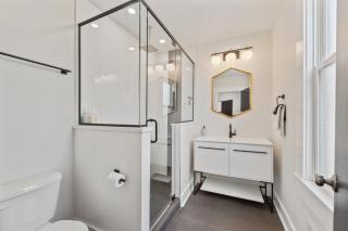 3BR Stylish Retreat, Minutes from Downtown Pittsburgh, Free 3-Car Parking - Pittsburgh - 5