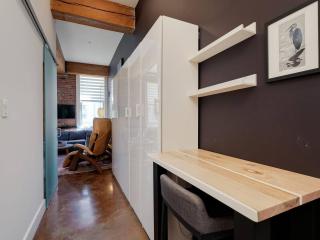Old Town Retreat-your artful escape in Victoria’s historic Old Town by Victoria Prime! - Victoria - 1