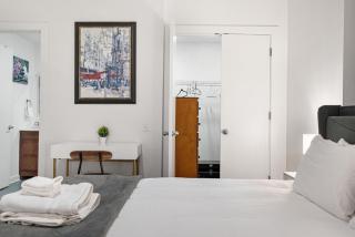 Best location!Great views on the deck, Large unit! - Pittsburgh - 1