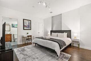 Best location!Great views on the deck, Large unit! - Pittsburgh - 8