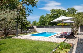 Gorgeous Home In Svetvincenat - 2