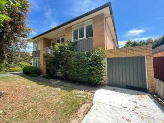 Convenient 3BR Home Minutes from Central Park - Glen Iris - 9