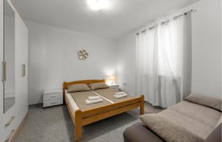 Stunning Apartment In Dubravice - Dubravice - 2