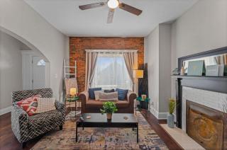 Stylish Home in Historic District Near Riverwalk - Jeffersonville - 9