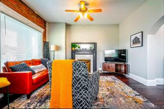 Stylish Home in Historic District Near Riverwalk - Jeffersonville - 7