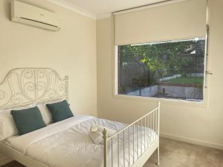 Stylish 4BR Home in the Heart of Glen Waverley - Glen Waverley - 8