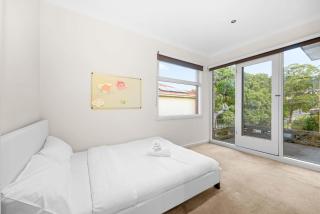 Stylish 4BR Home in the Heart of Glen Waverley - Glen Waverley - 5