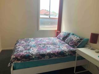 Chadstone Holiday W1 Villa - Oakleigh - 8