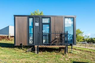 Black Horse Cabin 1 by Tiny Away - 9