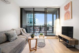 Docklands Vertica - Poolside Living above CBD Energy - Melbourne - 8