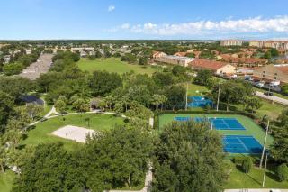 Luxury 3 Bed Condo Near Disney With Resort Pool! - Orlando - 6