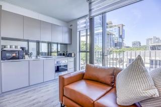 One Rosebank Skyline Retreat - 3