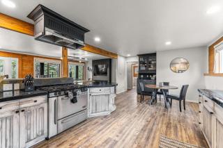 Black Fork Lodge - Beautiful log home on 2.5 acres with trailer parking and panoramic views - McCall - 5