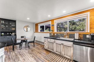 Black Fork Lodge - Beautiful log home on 2.5 acres with trailer parking and panoramic views - McCall - 2
