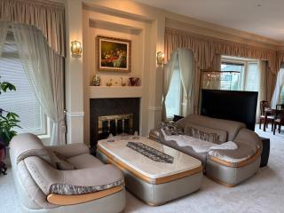 Elegant 3-Bedroom Home Near Queen Elizabeth Park - Vancouver - 0