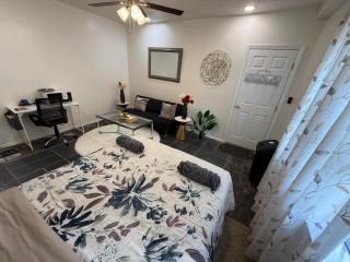 Designer 2 Rooms Modern Luxury Pad - Massapequa - 8