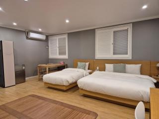 E&A Hotel - - 2