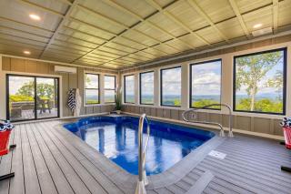 Grand Vista Retreat by AvantStay Luxury Group Retreat w Indoor Pool, Arcade & 56-Mile Views - 9