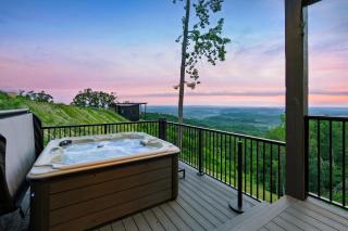 Grand Vista Retreat by AvantStay Luxury Group Retreat w Indoor Pool, Arcade & 56-Mile Views - 7
