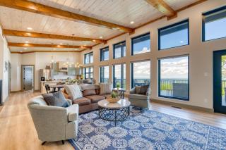 Grand Vista Retreat by AvantStay Luxury Group Retreat w Indoor Pool, Arcade & 56-Mile Views - Sevierville - 4